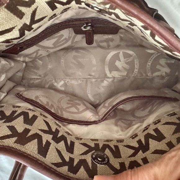 Michael Kors Hamilton Satchel MK Logo Bag With Lock and key Chain Strap - Picture 9 of 9